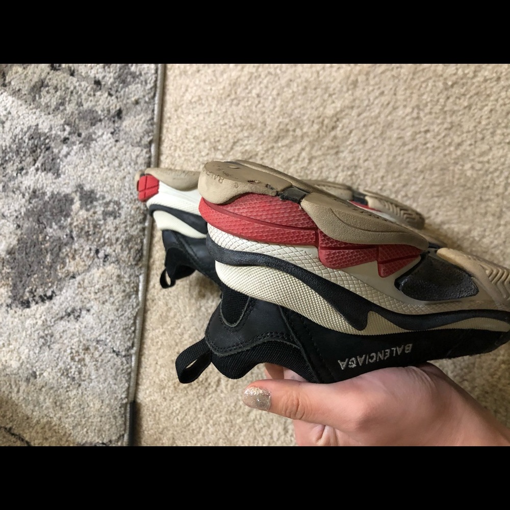Balenciaga - Picture 3 of 5